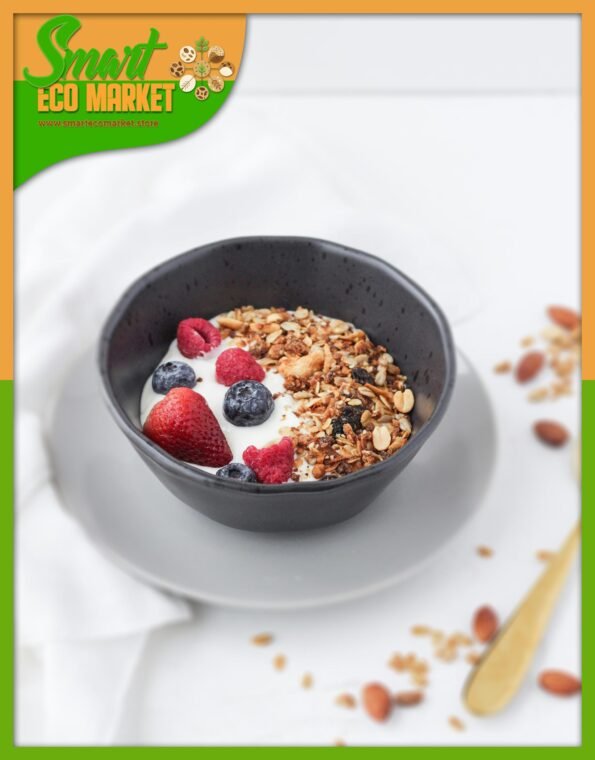 Granola Fit con frutillas, arándanos y leche.